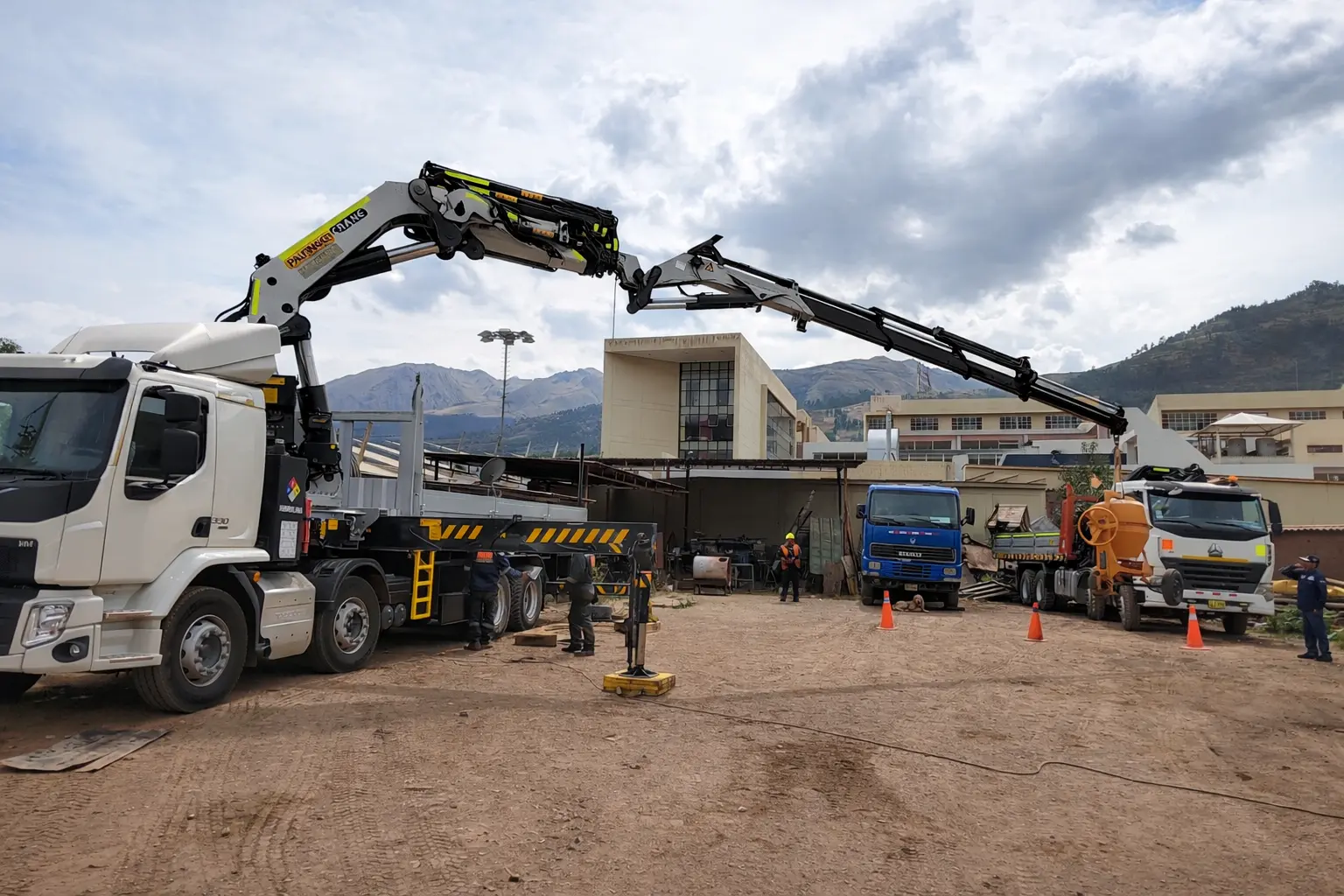 Camión Grúa De Brazo Articulado