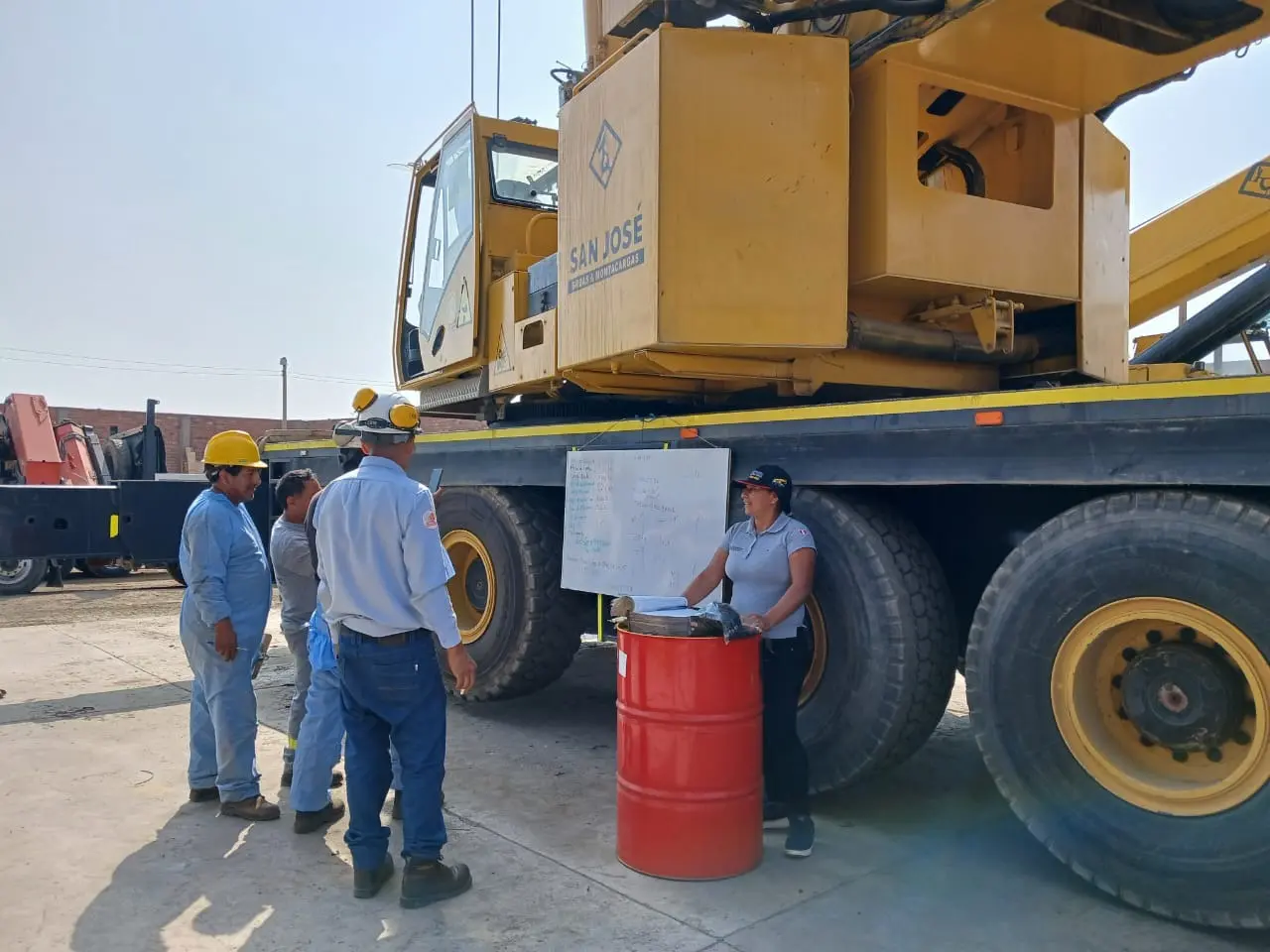 Auditoría y procesos de calidad en capacitación de maquinaria pesada